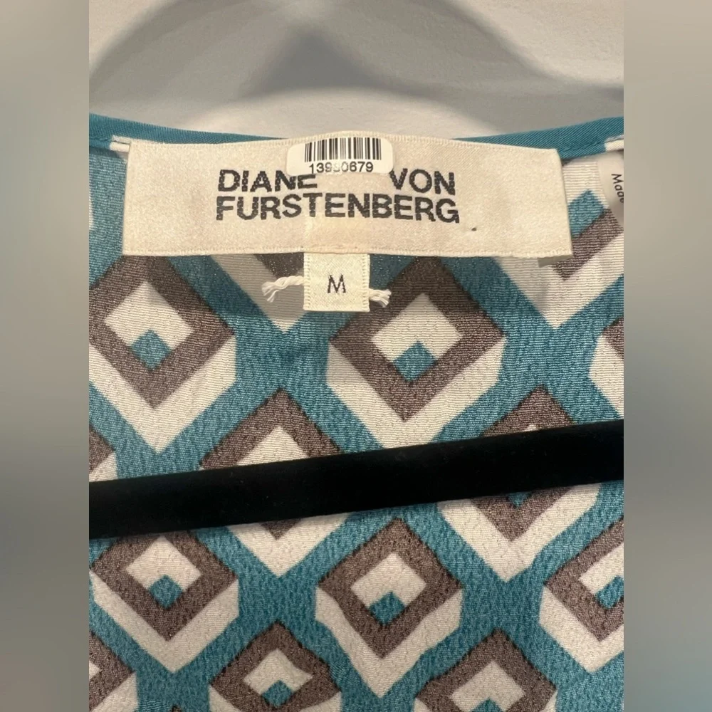 Diane von Furstenberg Avaya Ruffled Crepe Wrap Dress- Size M - Picture 7 of 11